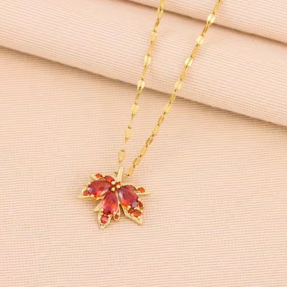 Stainless steel leaf Pendant Necklace - Picture 3 of 4